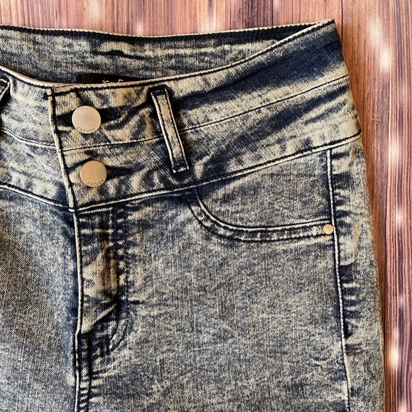 Refuge Jeans - Picture 3 of 6